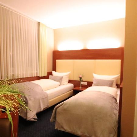 Hotel Wahlster Saarbrucken Bagian luar foto
