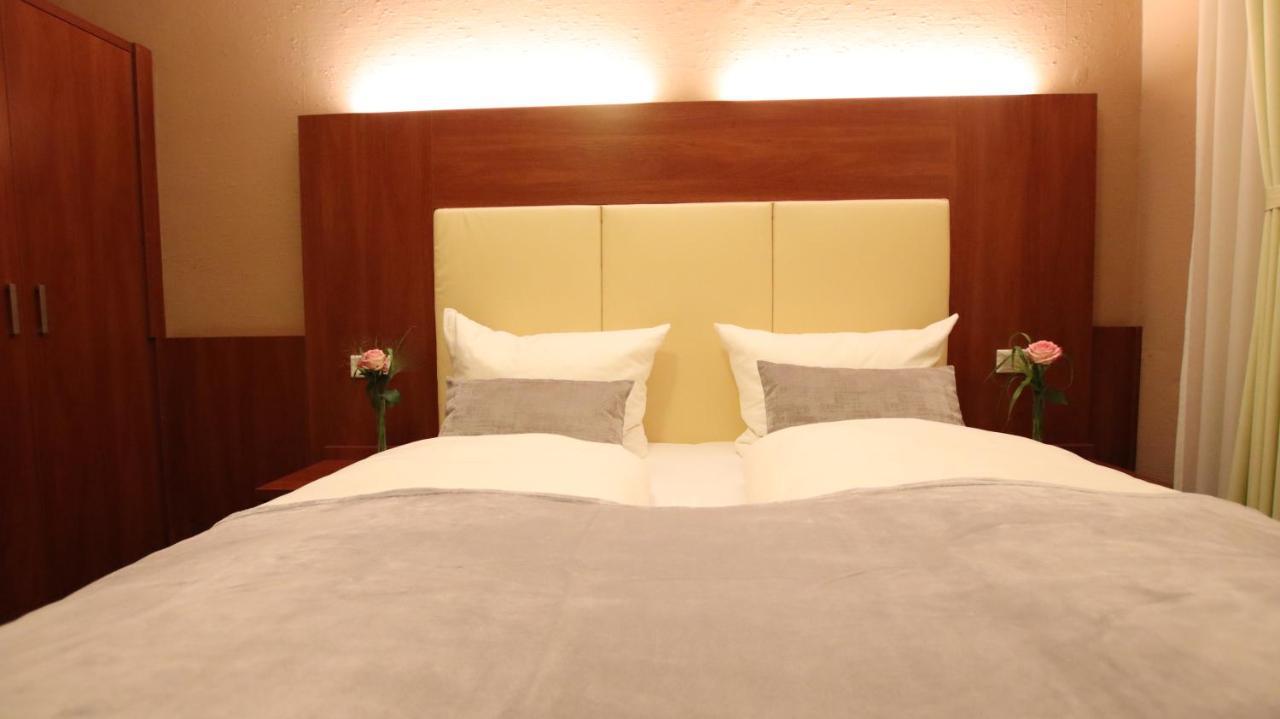 Hotel Wahlster Saarbrucken Bagian luar foto