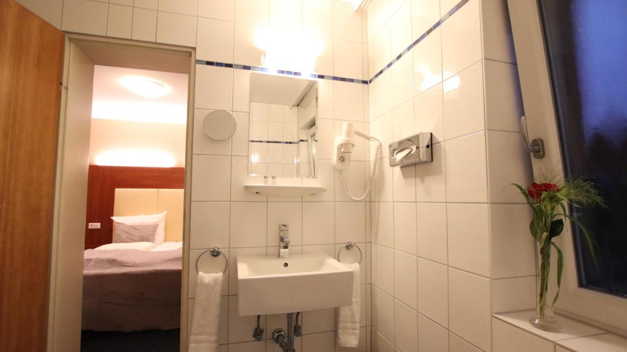 Hotel Wahlster Saarbrucken Bagian luar foto