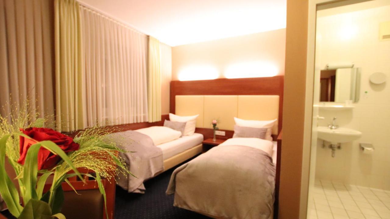 Hotel Wahlster Saarbrucken Bagian luar foto